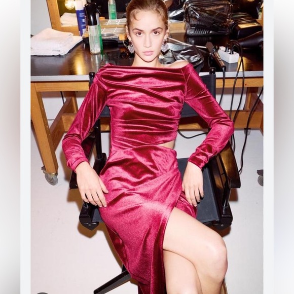 Zara NWT red velvet cut out long sleeve midi dress 9954/617 - Picture 1 of 5